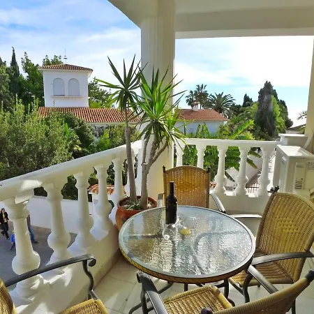 Carabeo 99 - Sleeps 4 *